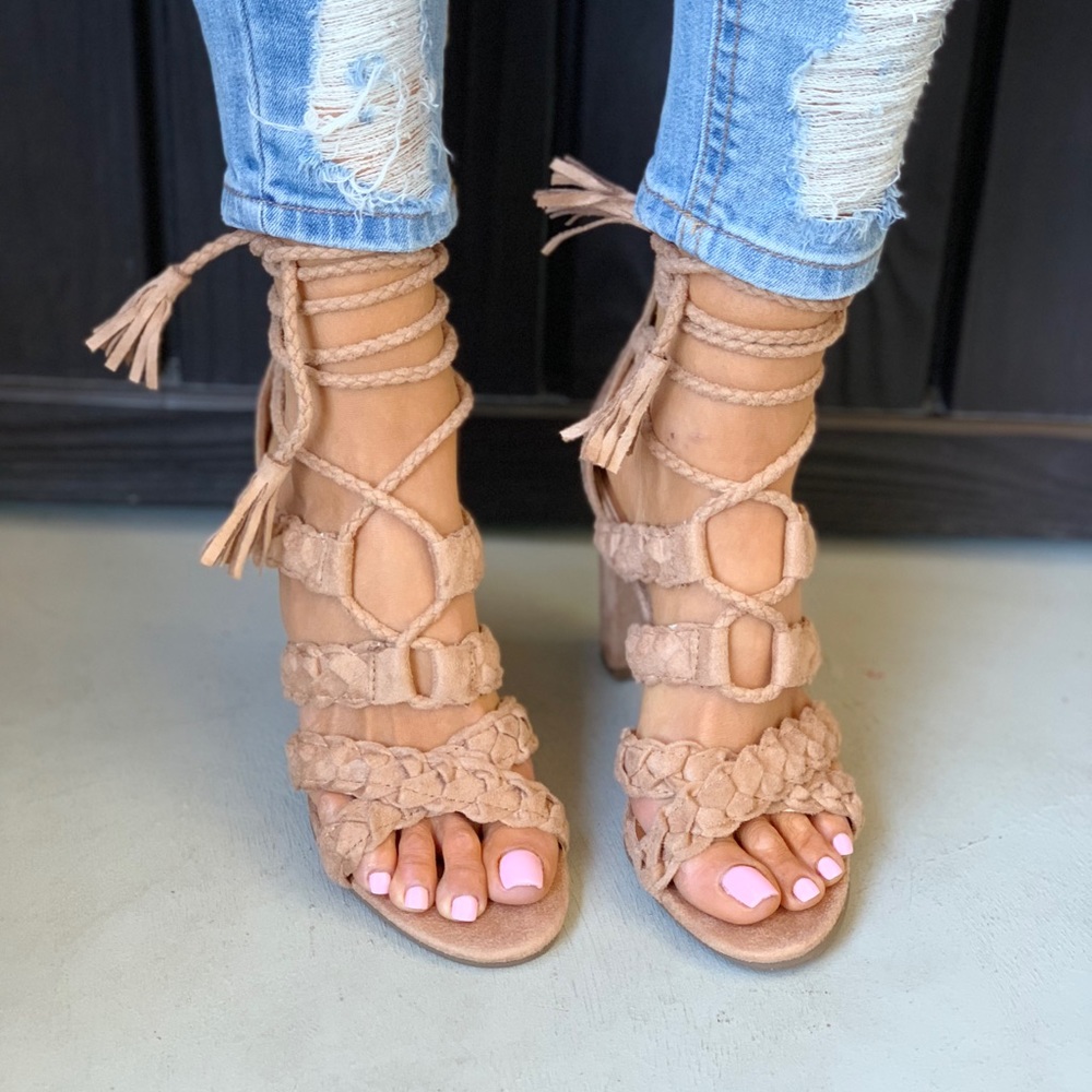 NIB Braided Tassel Chunky Heel Boho Sandal - Picture 2 of 8